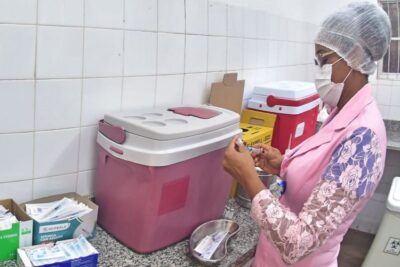 Prefeitura amplia público para vacinação contra a dengue e crianças de 10 a 14 anos podem ser imunizadas