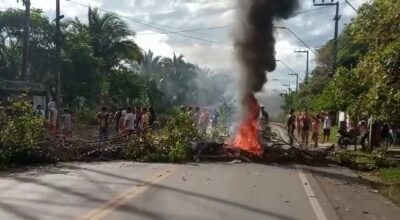 Ocupantes de terreno interditam rodovia estadual na Grande Ilha