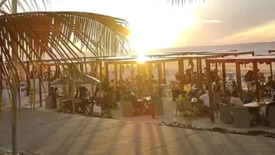 Justiça determina retirada de bangalôs na faixa de areia do Champs Mall, em São Luís