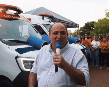 De uma só vez, Nato da Nordestina entrega três ambulâncias e uma hilux para a área da saúde em Vitória do Mearim