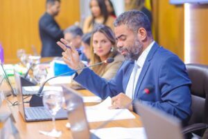 Projeto de Paulo Victor visa incentivo ao atendimento público na Língua Brasileira de Sinais