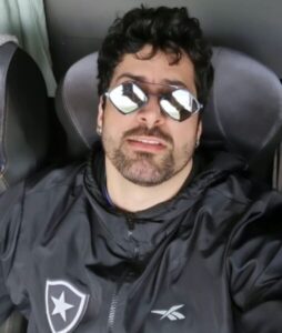 Léo Fera se destaca na noite da Ilha e inicia projeto no interior