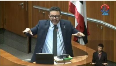 Vídeo: Deputado Yglesio imita voo de galinha para a oposição e clima esquenta na Assembleia