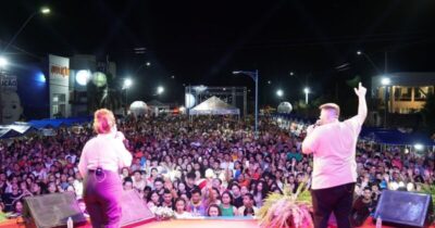 *Abertura da comemoração dos 42 anos de Estreito tem Banda Cólo de Deus com milhares de pessoas*