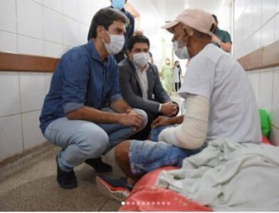 A imagem do dia: Em pleno sábado, 02 de janeiro, Braide visita doentes esquecidos pela gestão do PDT nos corredores…