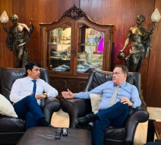 Ponto para o deputado Wellington do Curso que foi se cunsultar politicamente com senador líder dos tucanos em Brasilia…