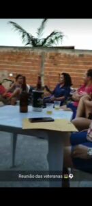 Diretora do Hospital da Criança de Presidente Médici curti com amigas em mesa de Bar no horário de Trabalho