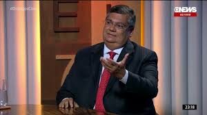 No palanque: Flávio Dino usa rede de emissoras para dizer que vai continuar em campanha…