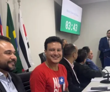 Vice-Governador Felipe Camarão Recebe Título de Anajatubense em Cerimônia com Lideranças Locais