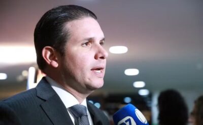 Hugo Motta estará em comitiva do presidente Lula no velório do papa Francisco