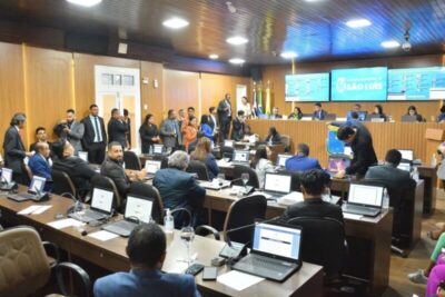Câmara Municipal aprova convocação de dois secretários municipais