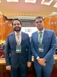 Presença que honra: Dr. Almino Afonso Júnior e Dr. Adnilton Farias no XIII Fórum de Lisboa