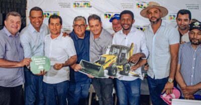 Tratorata de JP marca cerimônia da Maior Entrega de Maquinários para os Municípios da Região Sul