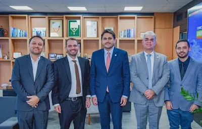 Ministro Juscelino recebe prefeito de Tuntum e garante mais investimentos para o município