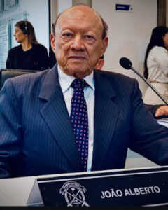 Ex-governador João Alberto, vereador de Bacabal pede licença da Câmara Municipal