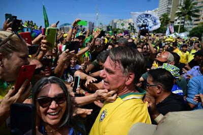 “Que golpe é esse que tenho que provar que não dei?” questiona Bolsonaro no RJ