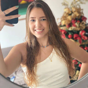 Jovem de Ibiara, estudante de Odontologia, morre após passar mal no banho