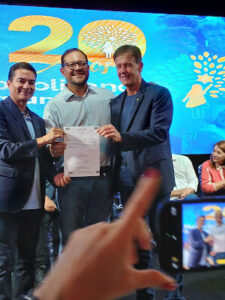 Ex-prefeito dr. Orlando Arouche 1º secretário, participa do encontro de partidários no aniversário dos 20 anos do partido Republicanos
