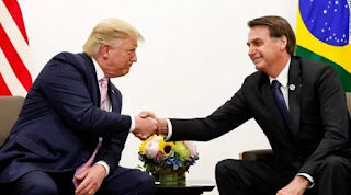 Trump volta a defender Bolsonaro e fala em “caça às bruxas” no Brasil
