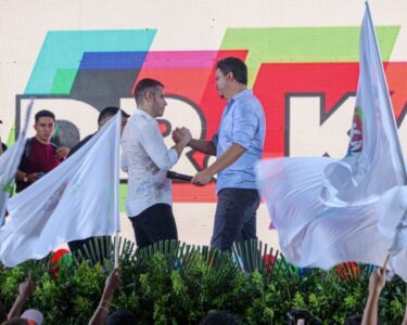 Dr. Kaio recebe apoio de multidão em pré-candidatura em Pinheiro
