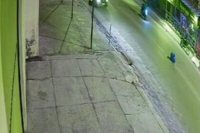 Imagens de câmeras de segurança flagram na noite da última quarta-feira (8), o momento em que um motociclista foi atropelado por um carro após o motorista perder o controle do veículo na Estrada da Maioba.