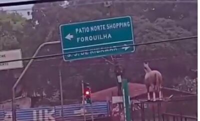 Estrada de Ribamar, volta a alagar dificultando a passagem dos motoristas no trânsito