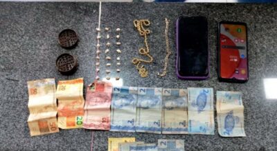 EM URBANO SANTOS, DUPLA É PRESA COM DROGAS