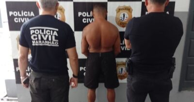 Um homem de 44 anos, conhecido como “Bombado”, foi preso nesta quinta-feira (6) pela Polícia Civil do Maranhão, suspeito de abusar uma jovem de 18 anos na cidade de São José de Ribamar. A prisão ocorreu em sua residência, no Condomínio Villagio dos Pássaros, após a expedição de um mandado de prisão preventiva.