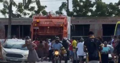 Mulher morre atropelada por caminhão de lixo no São Raimundo