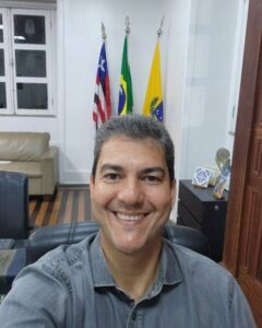 Pesquisa realizada pelo Instituto Vox Brasil Pesquisa e divulgada com exclusividade pelo jornalista Diego Emir, revela que o prefeito de São Luís, Eduardo Braide (PSD), segue liderando a corrida eleitoral rumo ao Governo do Estado.De acordo com os dados do levantamento que ouviu 1050 eleitores de 31 municípios maranhenses entre os dias 12 e 17 de abril, 31,90% dos eleitores responderam que pretendem votar em Braide para governador.