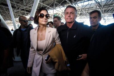 Bolsonaro reage a fala de aliados sobre Michelle: ‘Ao contrário da atual primeira-dama, ela é quem botava ordem na casa’