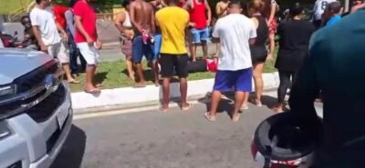 Motociclista fica ferida em acidente com quatro carros na Av. Daniel de La Touche, em São Luís