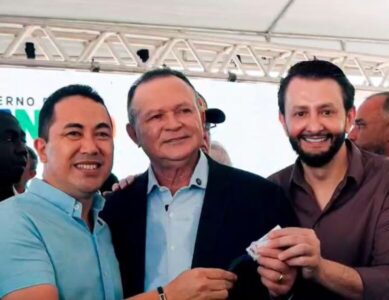 Prefeito André da Ralpnet recebe ambulância 0KM para reforçar a saúde pública de Pinheiro