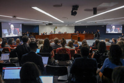 STF rejeita preliminares levantadas pelas defesas de acusados de tentativa de golpe de Estado. Julgamento será retomado nesta quarta-feira