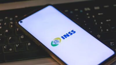Aposentados recebem 13º antecipado e o valor já tem data para cair