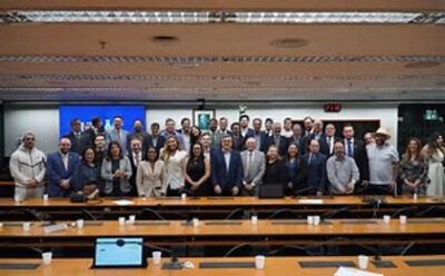 União Brasil e PP lançam ‘superfederação’ com maior bancada na Câmara e quase 1,4 mil prefeitos