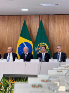 Presidente Lula assina projeto de lei da Isenção de IR para quem recebe até R$ 5 mil