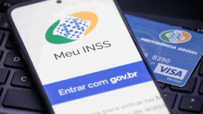 Serviço para pedir reembolso de descontos indevidos estará disponível pelos canais de atendimento do INSS a partir da próxima quarta(14)