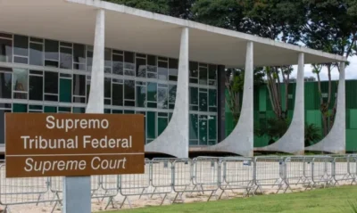 STF mantém retenção de passaporte de Bolsonaro e proíbe comunicação com outros investigados