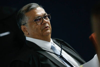 Após decisão de Dino, Governo Lula bloqueia novos pagamentos de emendas