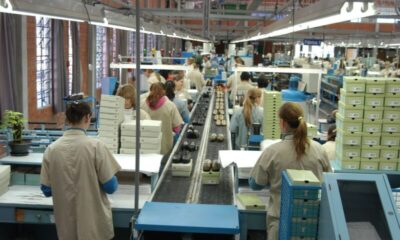 Indústria criou mais de 910 mil empregos em quatro anos, aponta IBGE