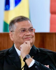 Deputado comunista compara Flávio Dino a Jesus Cristo