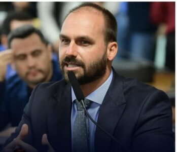 Eduardo Bolsonaro manifestou sua desaprovação em relação à viagem de uma delegação de senadores brasileiros aos Estados Unidos