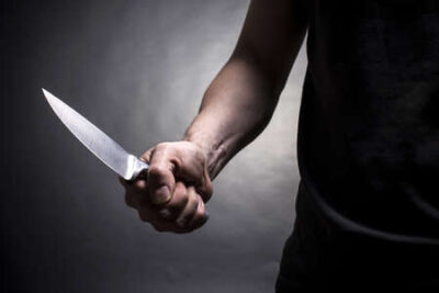 Jovem é preso por agredir e ameaçar a própria mãe com uma faca