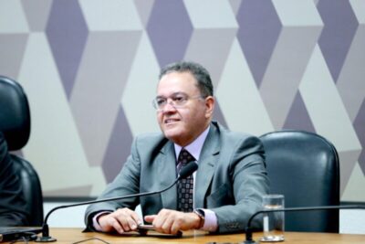 Roberto Rocha garante recursos para estradas vicinais em Bom Lugar, Arari e Vitória do Mearim