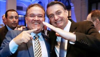 Roberto Rocha e Bolsonaro entregam títulos de propriedades em Alcântara