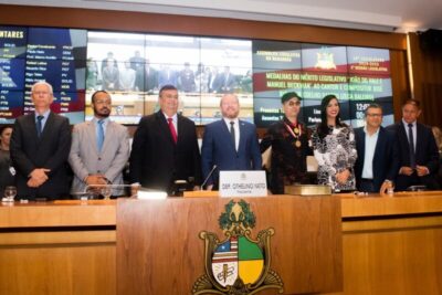 Assembleia homenageia Zeca Baleiro com as Medalhas ‘Manuel Beckman’ e ‘João do Vale’