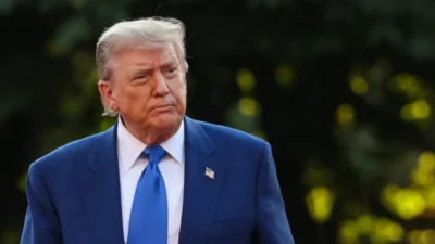 Trump é diagnosticado com “insuficiência venosa crônica”, diz Casa Branca
