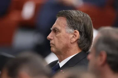 STF reconhece risco de fuga e impõe uso de tornozeleira eletrônica a Jair Bolsonaro