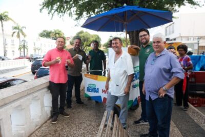 “MARANHÃO MEU TESOURO MEU TORRÃO”! GOVERNADOR BRANDÃO: entrega carrinhos Minha Renda a comerciantes da Praça Dom Pedro II visando a Geração…